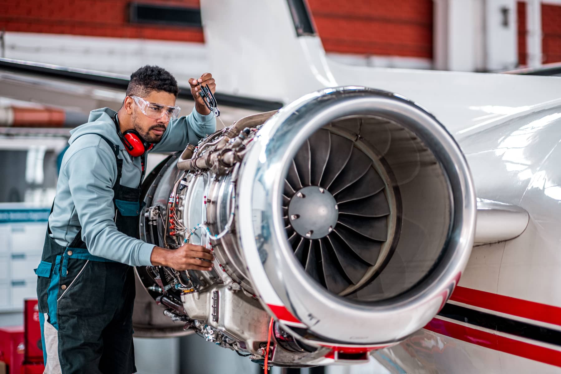 Aerospace technician with a turbine engine